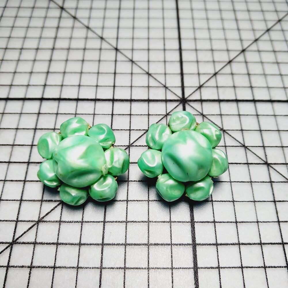 Earrings Clip VTG Mint Green Lucite Bead Cluster Mid Century Retro Floral 60s